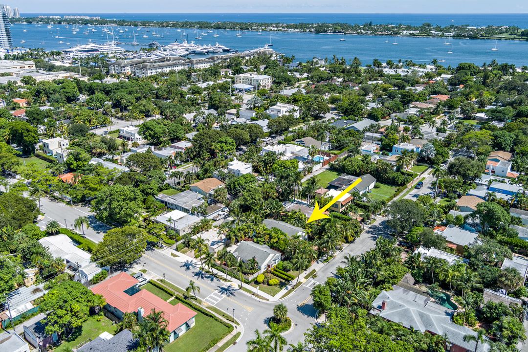 For Sale: $1,495,000 (3 beds, 2 baths, 1681 Square Feet)