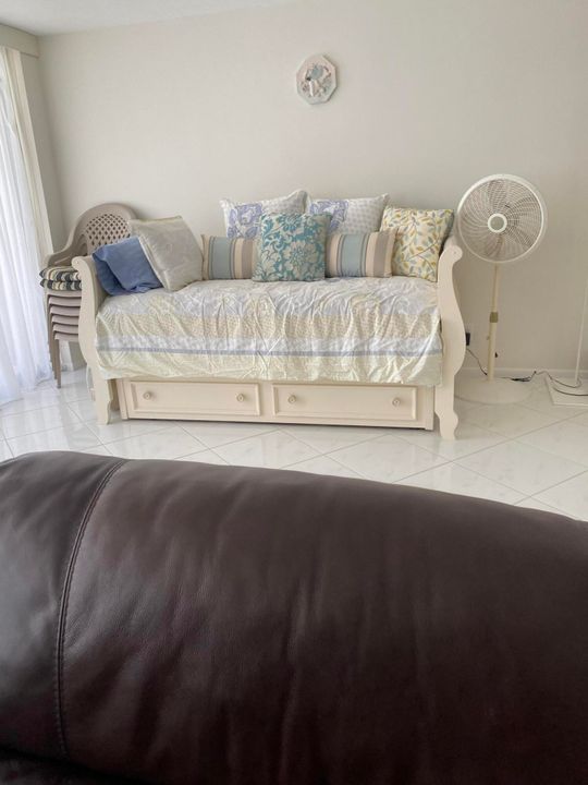 出租: $6,500 (3 贝兹, 3 浴室, 1920 平方英尺)