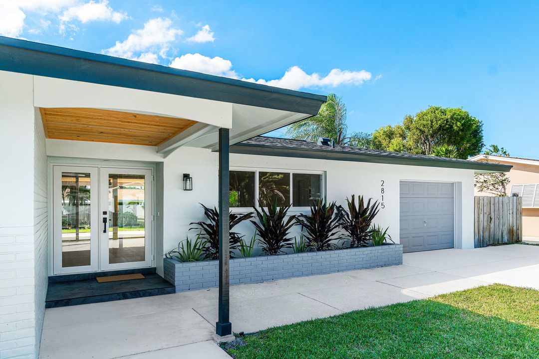 合同活跃: $775,000 (3 贝兹, 2 浴室, 1370 平方英尺)