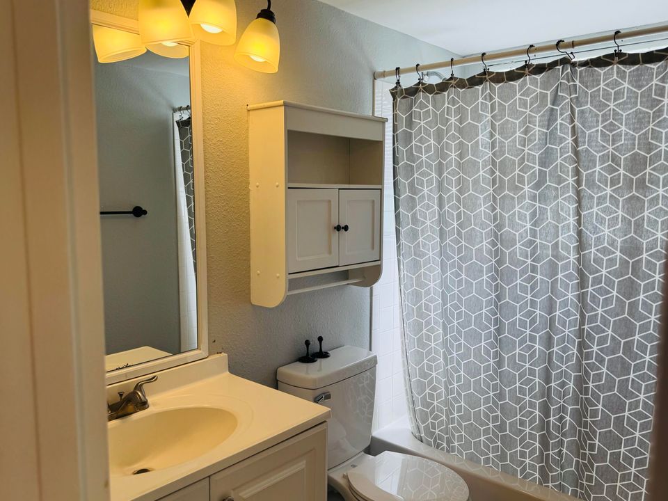 В аренду: $1,850 (2 спален, 1 ванн, 900 Квадратных фут)