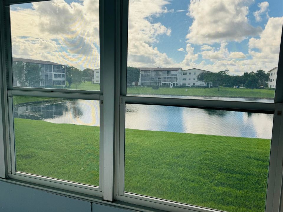 В аренду: $1,850 (2 спален, 1 ванн, 900 Квадратных фут)