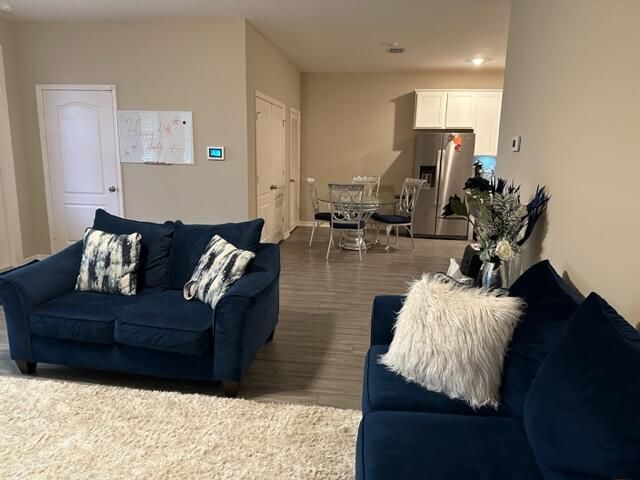 Active With Contract: $263,000 (2 beds, 2 baths, 1245 Square Feet)