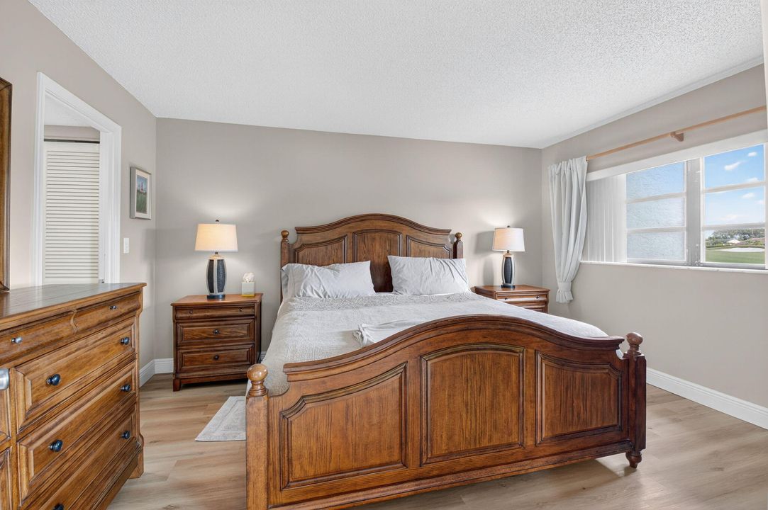 合同活跃: $2,500 (1 贝兹, 1 浴室, 750 平方英尺)