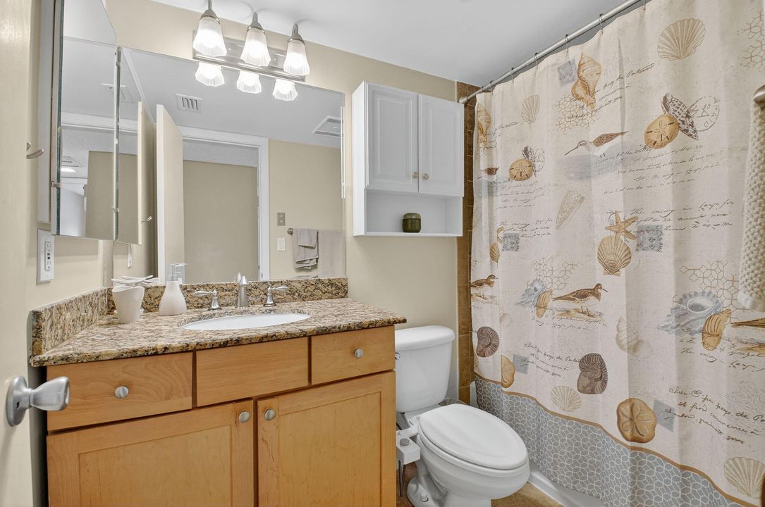 合同活跃: $2,500 (1 贝兹, 1 浴室, 750 平方英尺)