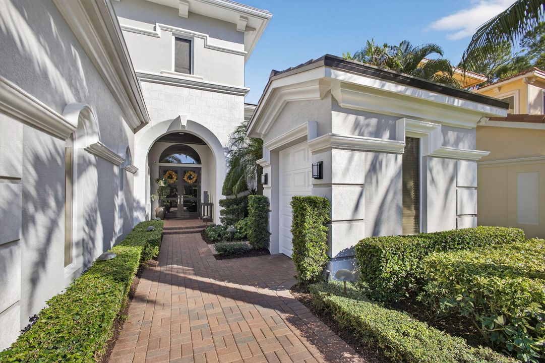 合同活跃: $3,699,000 (4 贝兹, 4 浴室, 4228 平方英尺)