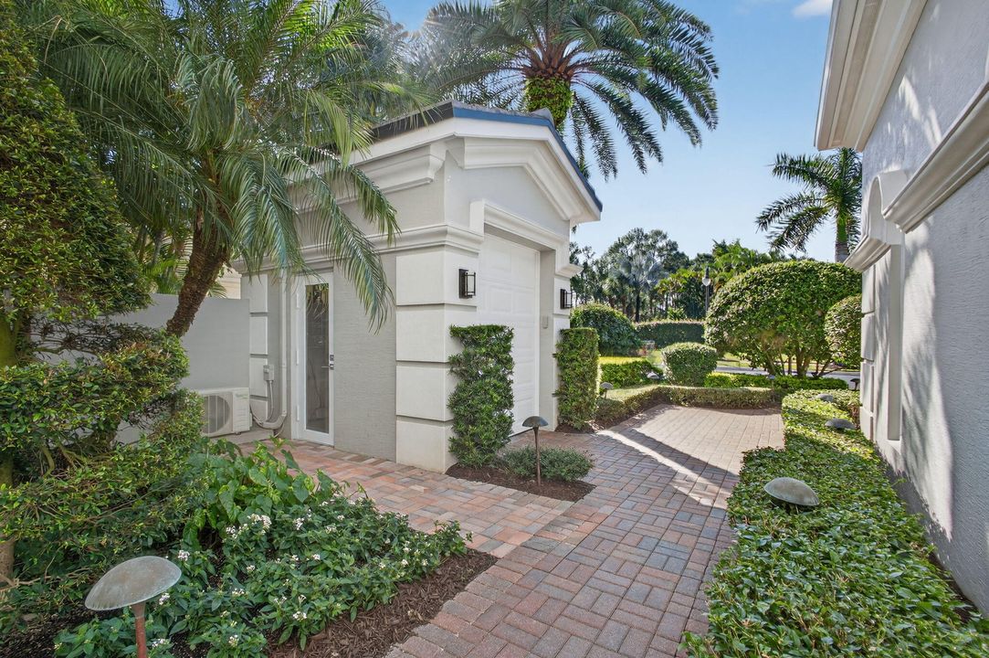 合同活跃: $3,699,000 (4 贝兹, 4 浴室, 4228 平方英尺)