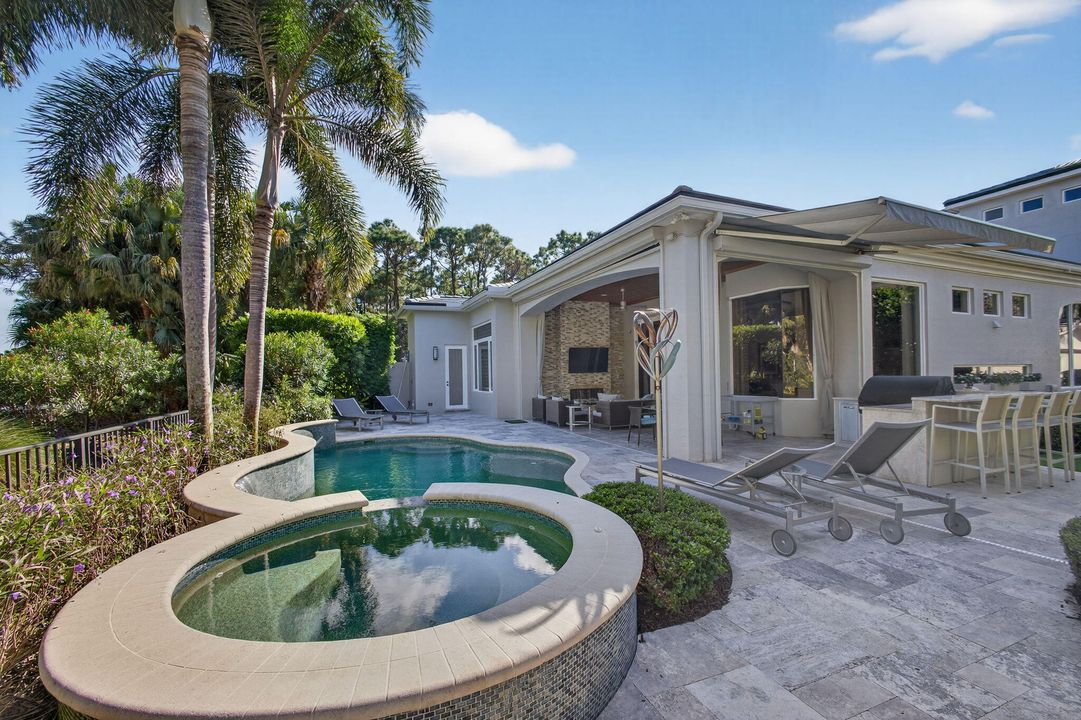 合同活跃: $3,699,000 (4 贝兹, 4 浴室, 4228 平方英尺)