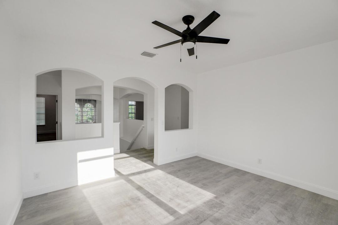 Active With Contract: $585,000 (5 beds, 3 baths, 3600 Square Feet)