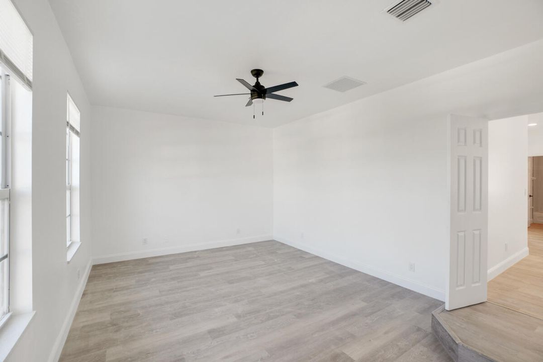 Active With Contract: $585,000 (5 beds, 3 baths, 3600 Square Feet)