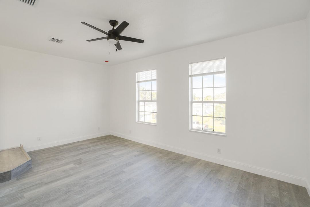 Active With Contract: $585,000 (5 beds, 3 baths, 3600 Square Feet)