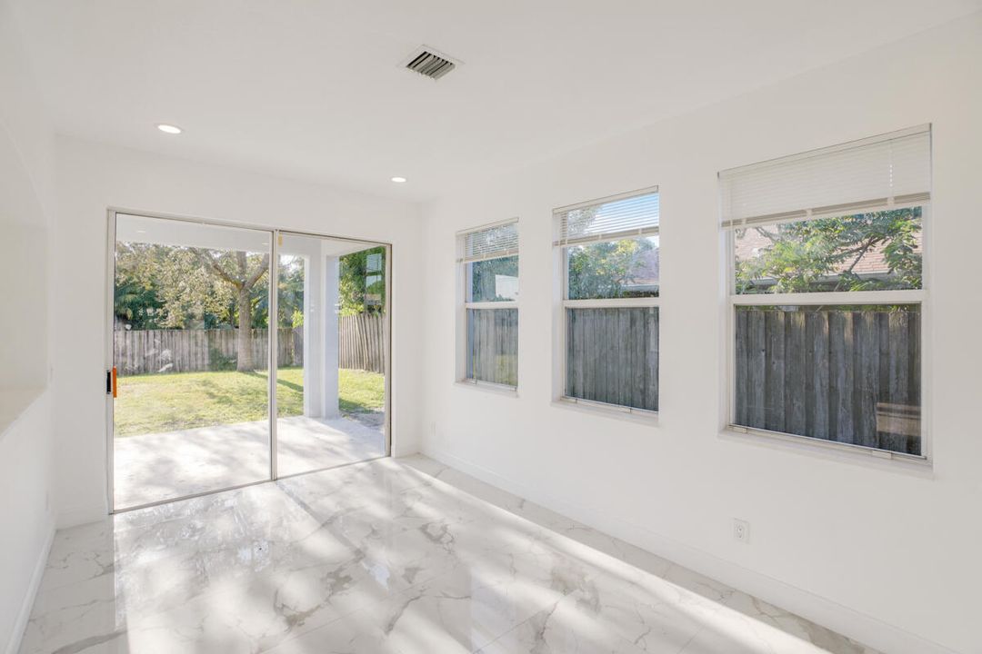 Active With Contract: $585,000 (5 beds, 3 baths, 3600 Square Feet)