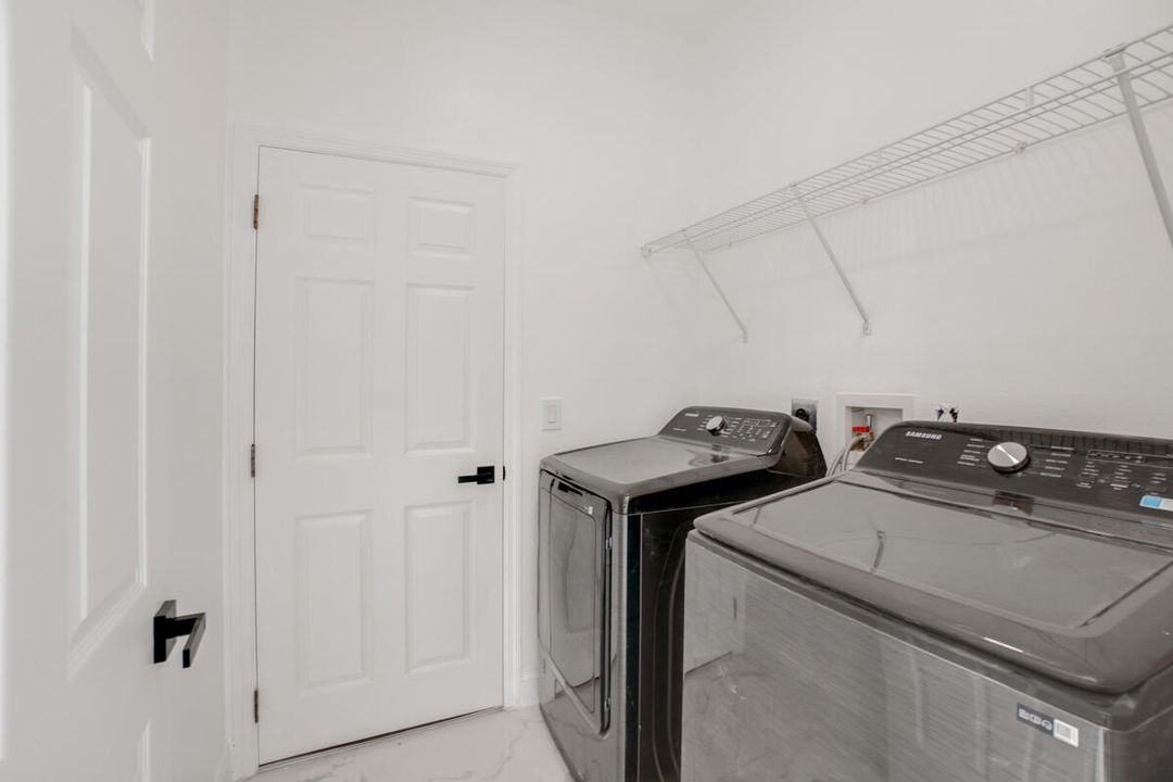 Active With Contract: $585,000 (5 beds, 3 baths, 3600 Square Feet)