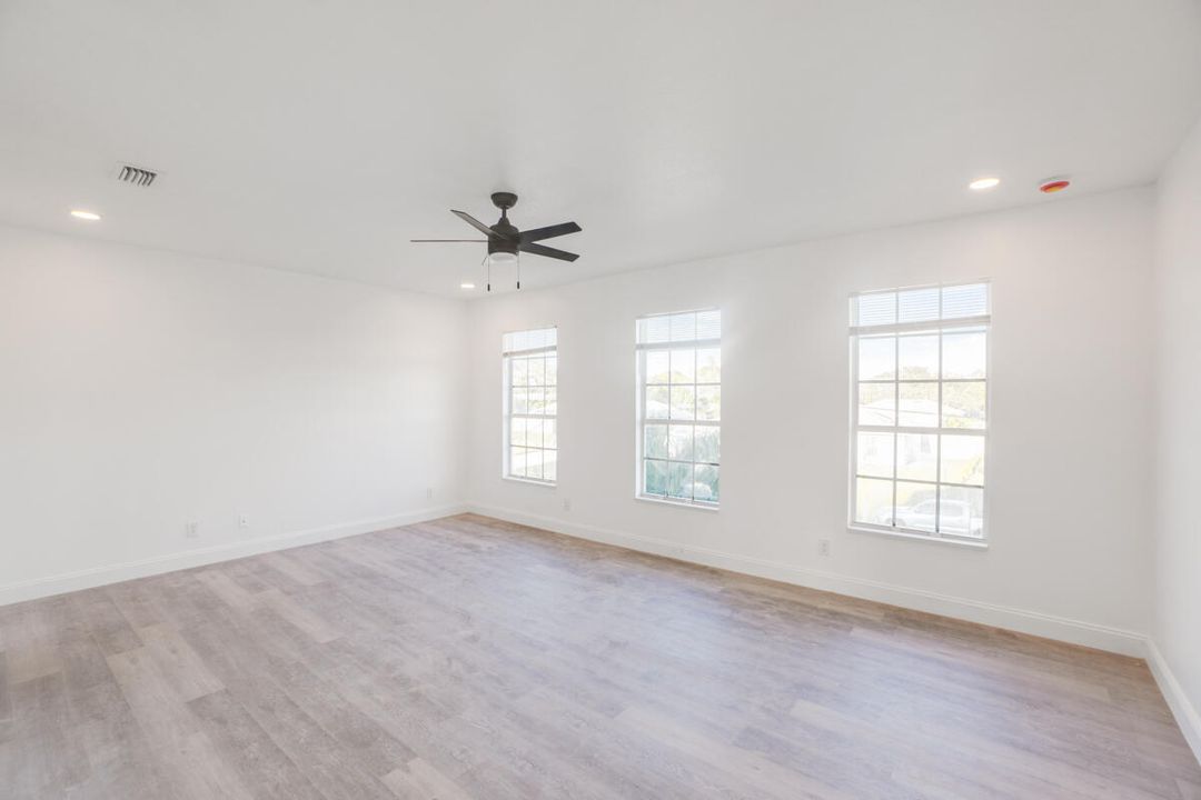 Active With Contract: $585,000 (5 beds, 3 baths, 3600 Square Feet)