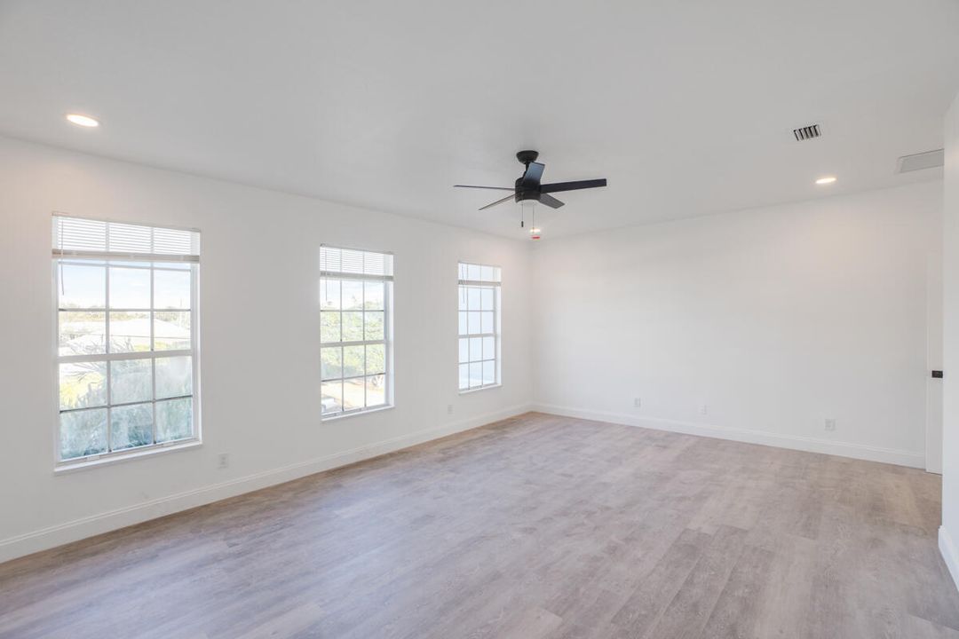 Active With Contract: $585,000 (5 beds, 3 baths, 3600 Square Feet)