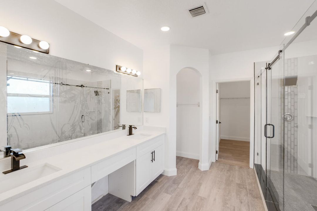 Active With Contract: $585,000 (5 beds, 3 baths, 3600 Square Feet)