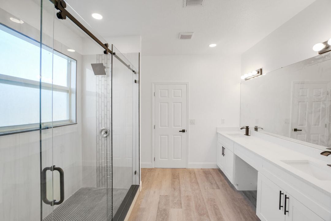 Active With Contract: $585,000 (5 beds, 3 baths, 3600 Square Feet)