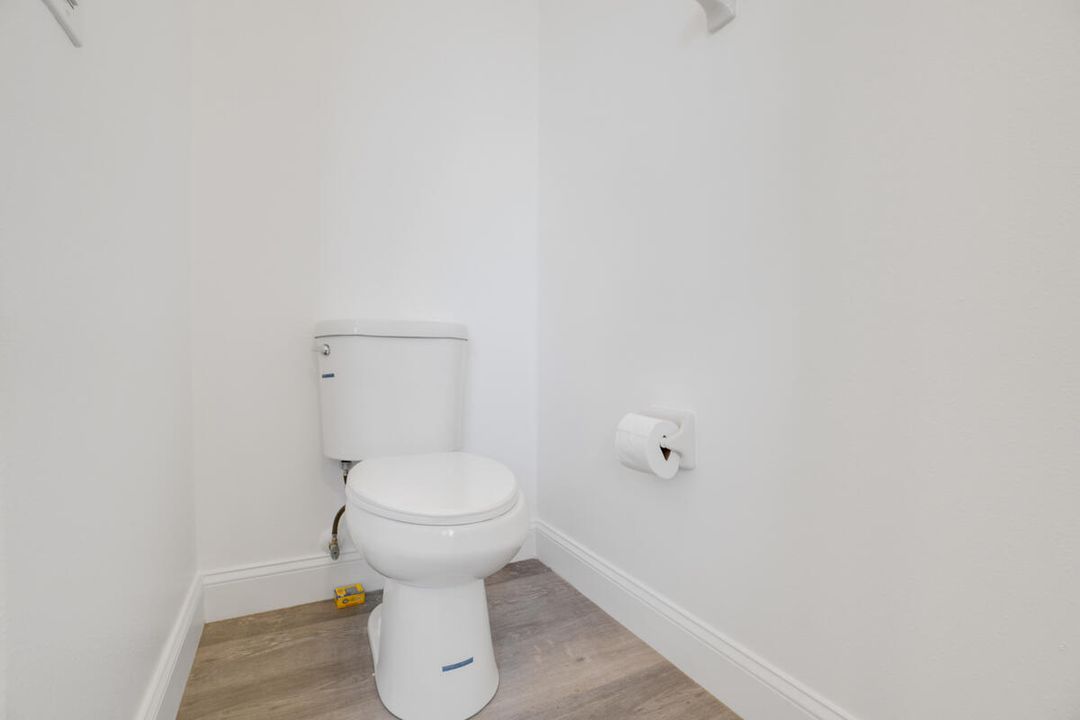 Active With Contract: $585,000 (5 beds, 3 baths, 3600 Square Feet)