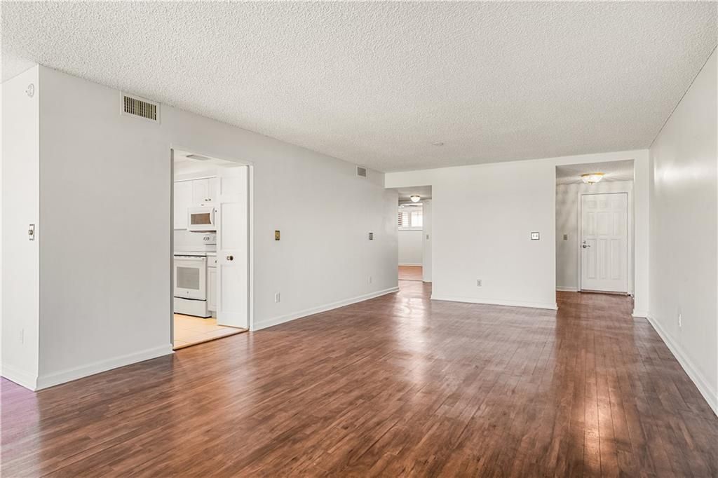 Activo con contrato: $849,000 (2 camas, 2 baños, 1370 Pies cuadrados)