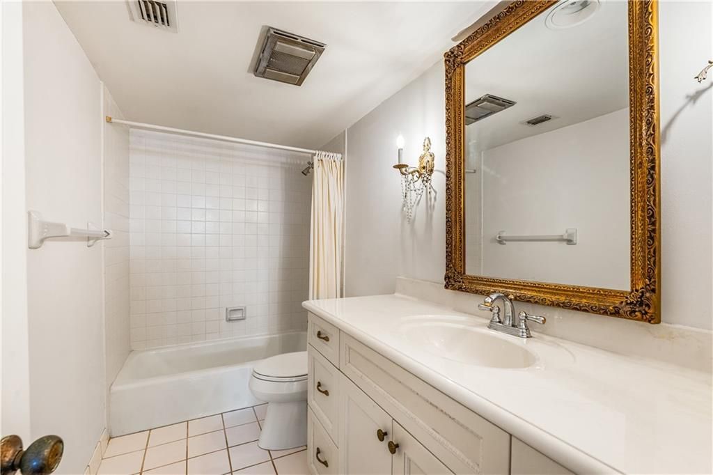 Activo con contrato: $849,000 (2 camas, 2 baños, 1370 Pies cuadrados)