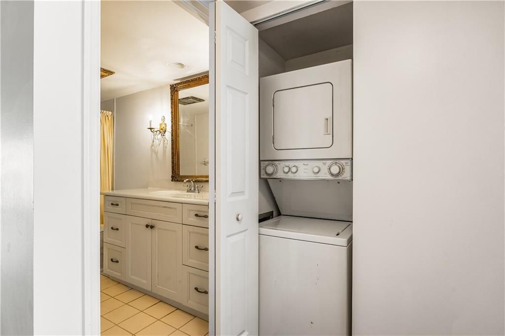 Activo con contrato: $849,000 (2 camas, 2 baños, 1370 Pies cuadrados)