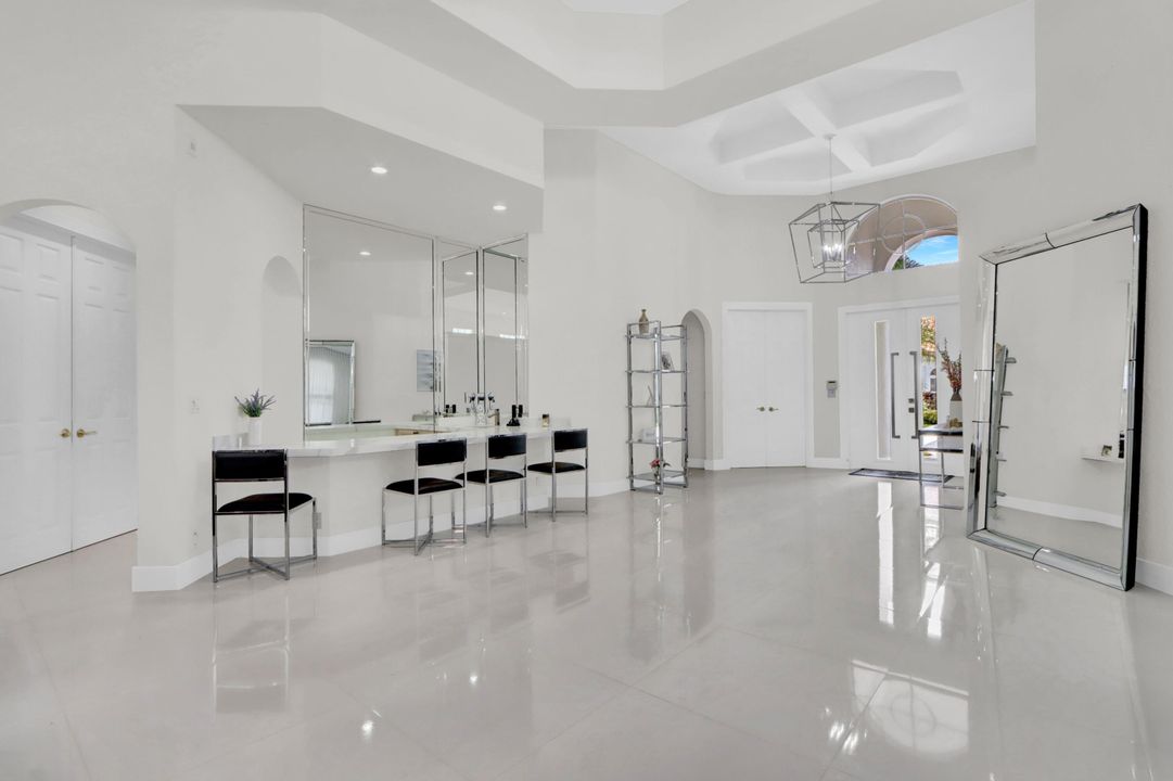 出租: $13,500 (3 贝兹, 2 浴室, 3087 平方英尺)