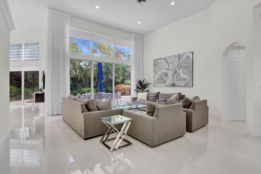 出租: $13,500 (3 贝兹, 2 浴室, 3087 平方英尺)