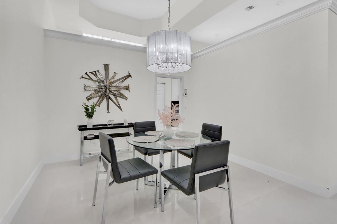 出租: $13,500 (3 贝兹, 2 浴室, 3087 平方英尺)