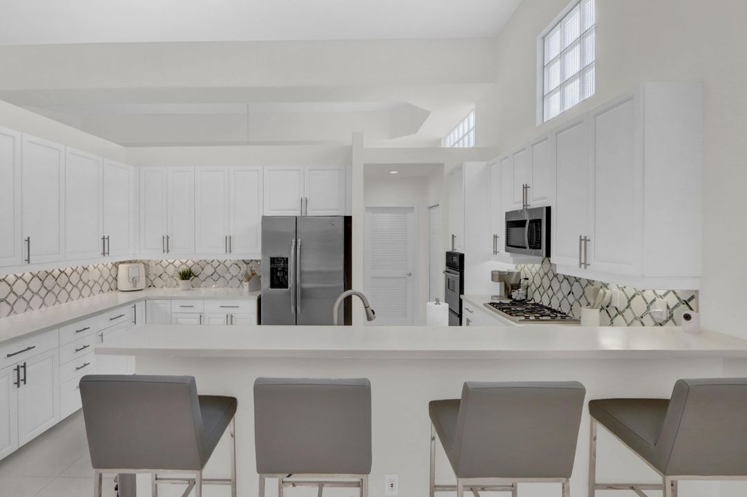 出租: $13,500 (3 贝兹, 2 浴室, 3087 平方英尺)