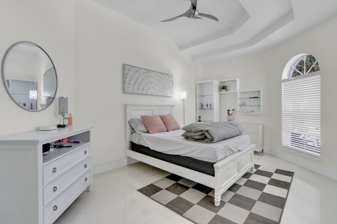 出租: $13,500 (3 贝兹, 2 浴室, 3087 平方英尺)