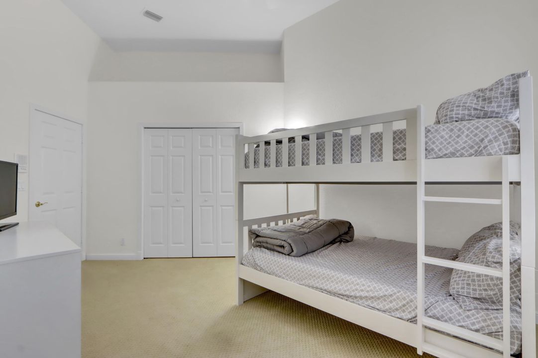 出租: $13,500 (3 贝兹, 2 浴室, 3087 平方英尺)