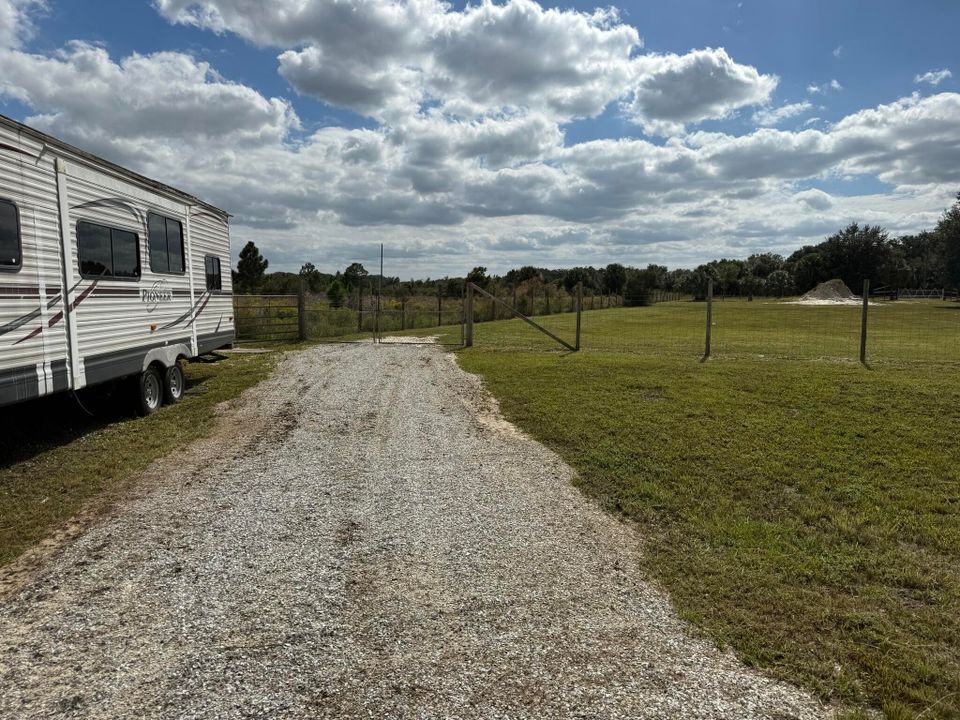 На продажу: $449,900 (3 спален, 2 ванн, 1303 Квадратных фут)