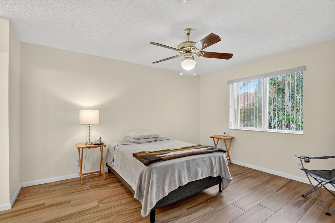 En Venta: $310,000 (2 camas, 2 baños, 1283 Pies cuadrados)