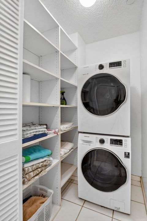 En Venta: $310,000 (2 camas, 2 baños, 1283 Pies cuadrados)