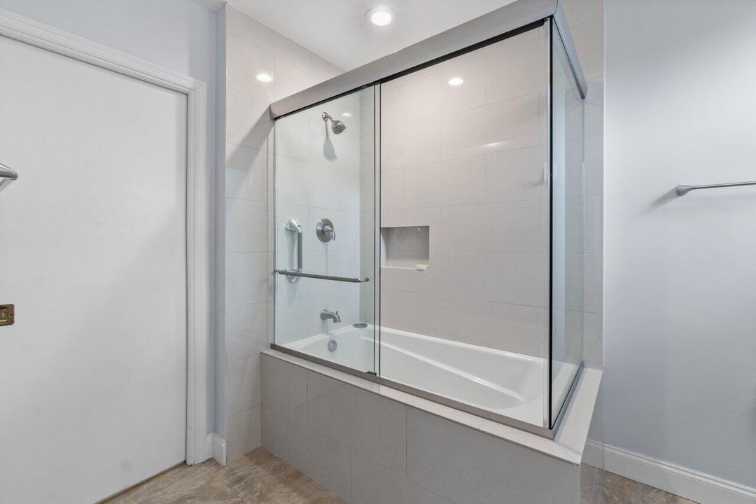 出租: $6,500 (3 贝兹, 3 浴室, 2382 平方英尺)