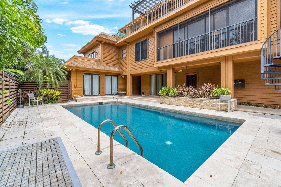 出租: $6,500 (3 贝兹, 3 浴室, 2382 平方英尺)