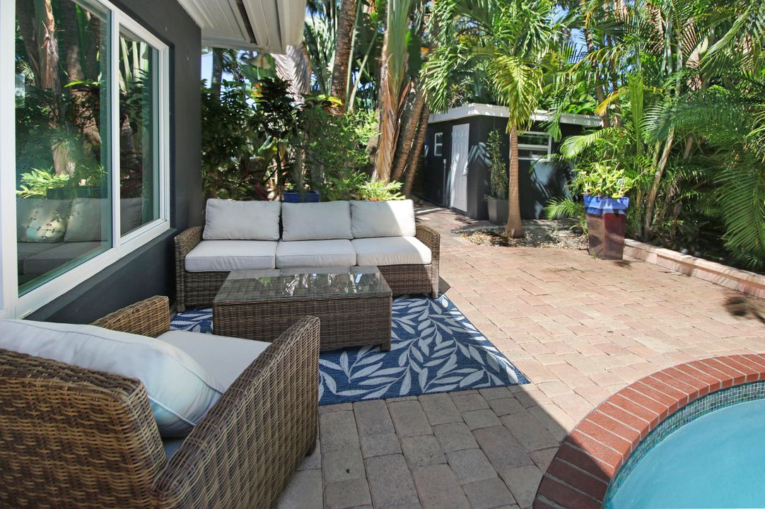 For Sale: $929,900 (4 beds, 3 baths, 1941 Square Feet)