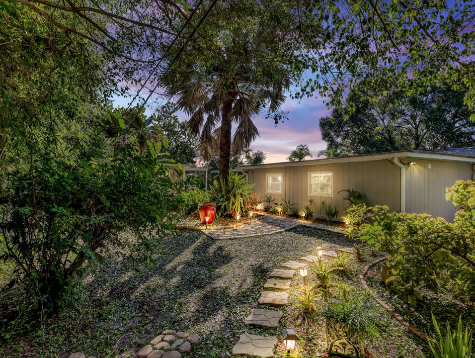 Под контрактом: $499,000 (3 спален, 2 ванн, 1672 Квадратных фут)