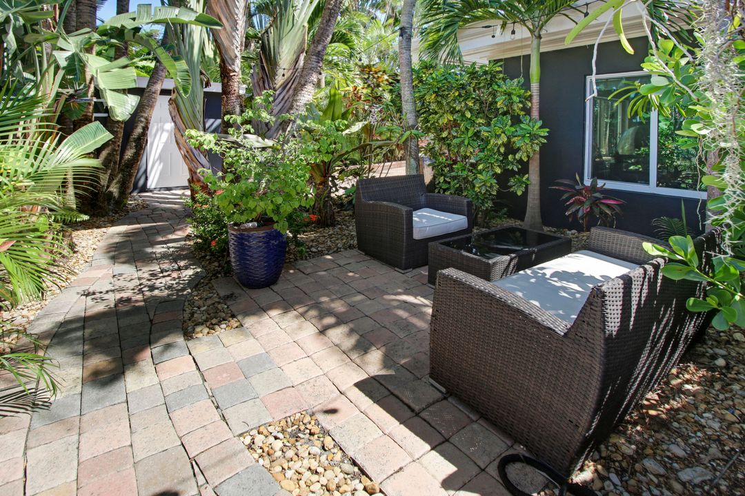 For Sale: $929,900 (4 beds, 3 baths, 1941 Square Feet)