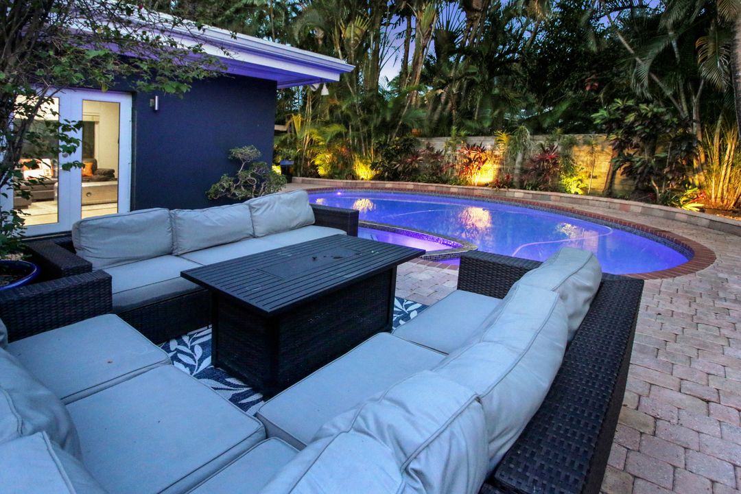 For Sale: $929,900 (4 beds, 3 baths, 1941 Square Feet)