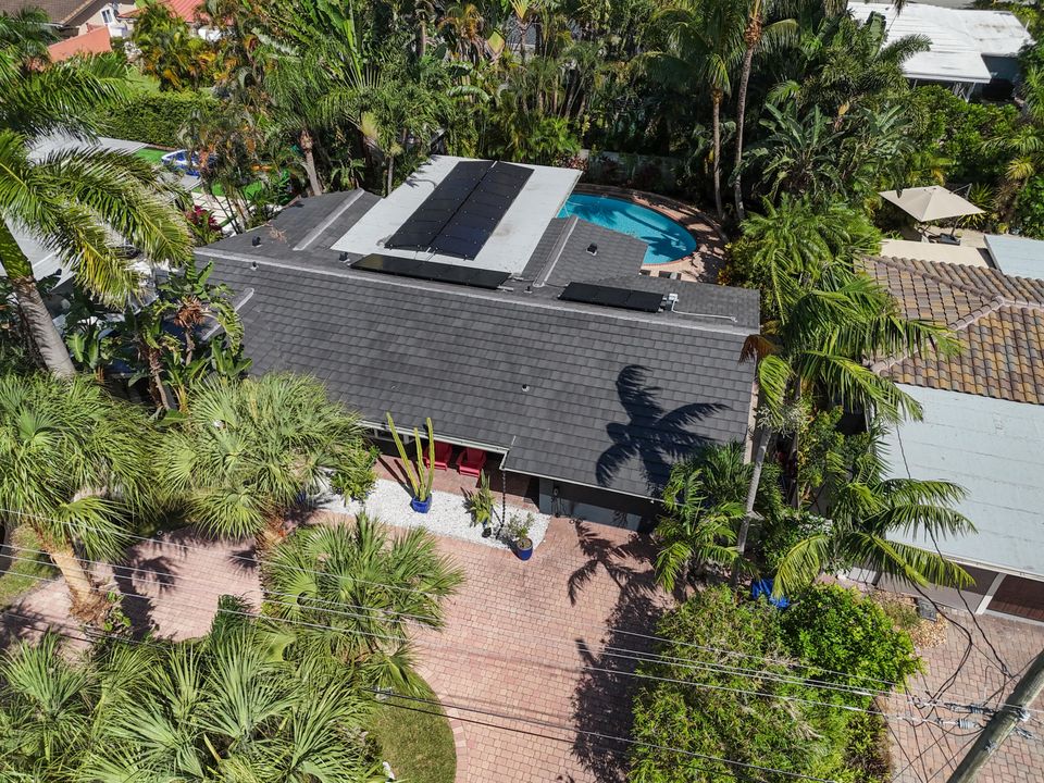 For Sale: $929,900 (4 beds, 3 baths, 1941 Square Feet)