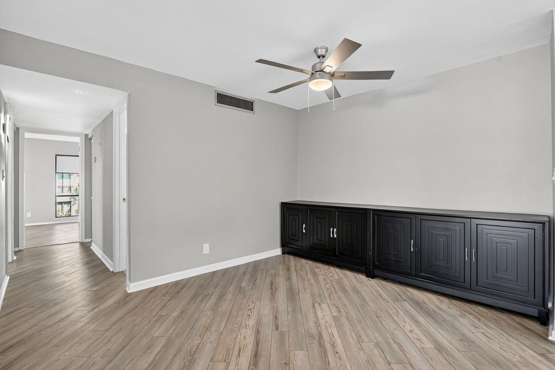 Active With Contract: $293,500 (2 beds, 2 baths, 1056 Square Feet)