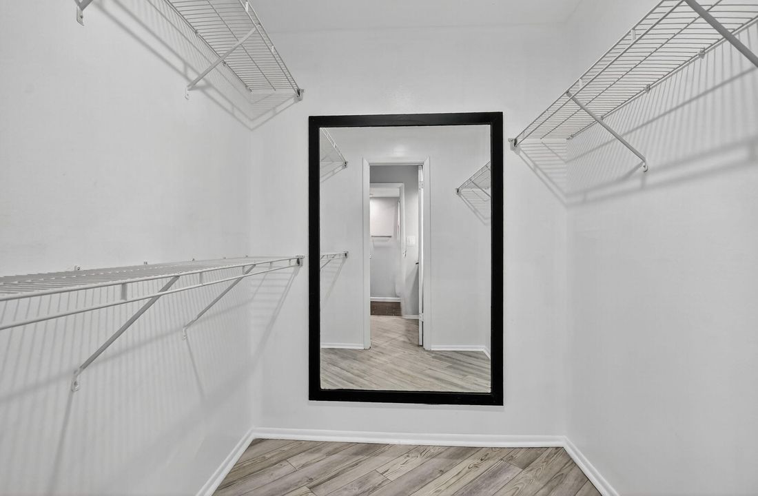 Active With Contract: $293,500 (2 beds, 2 baths, 1056 Square Feet)