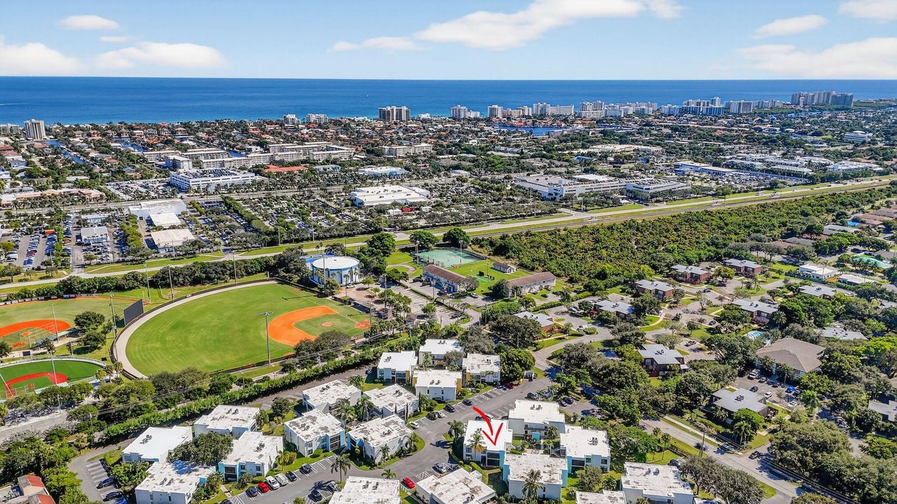 Active With Contract: $293,500 (2 beds, 2 baths, 1056 Square Feet)