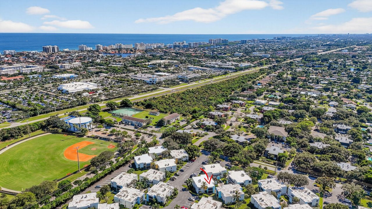 Active With Contract: $293,500 (2 beds, 2 baths, 1056 Square Feet)