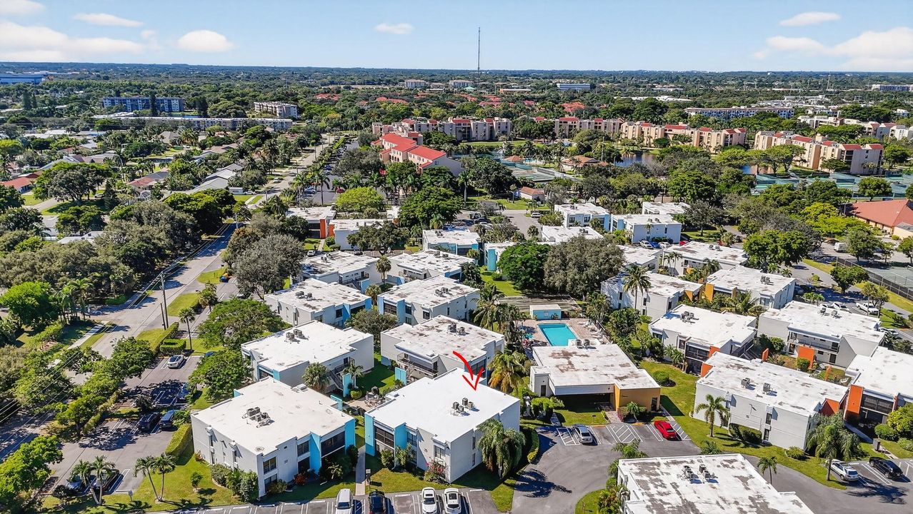 Active With Contract: $293,500 (2 beds, 2 baths, 1056 Square Feet)