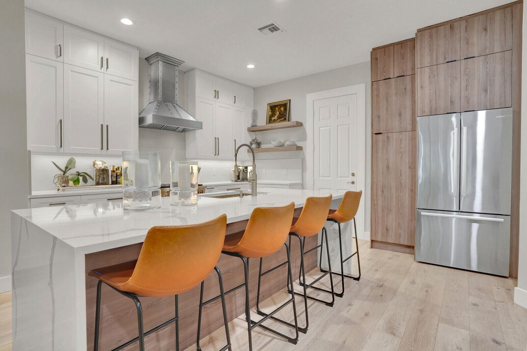 待售: $839,500 (3 贝兹, 2 浴室, 2200 平方英尺)