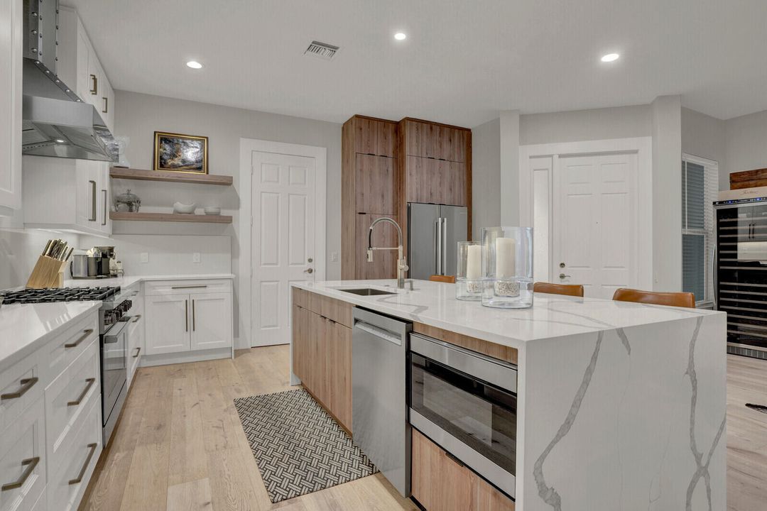 待售: $839,500 (3 贝兹, 2 浴室, 2200 平方英尺)