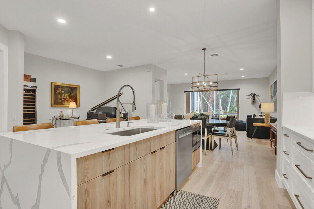 待售: $839,500 (3 贝兹, 2 浴室, 2200 平方英尺)