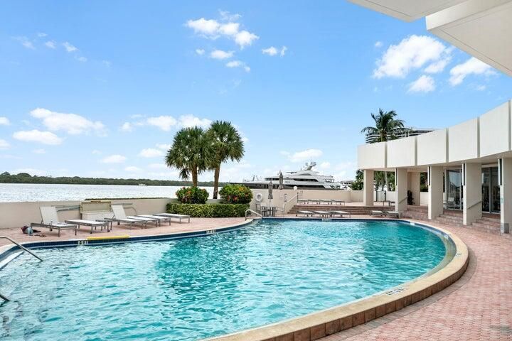 待售: $595,000 (2 贝兹, 2 浴室, 1656 平方英尺)