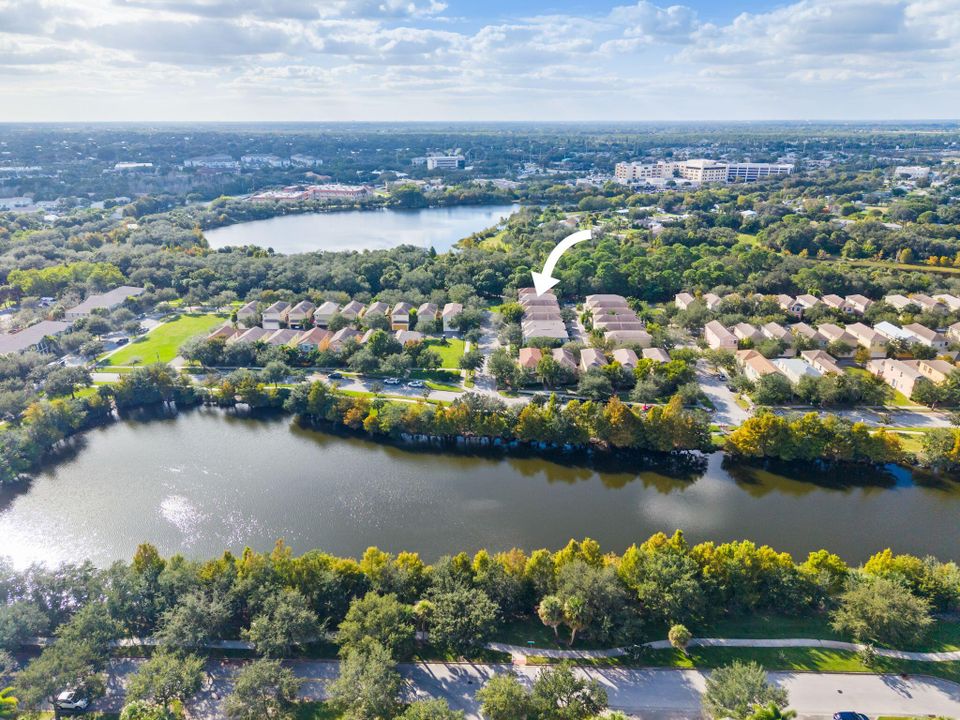 合同活跃: $329,000 (3 贝兹, 2 浴室, 1481 平方英尺)